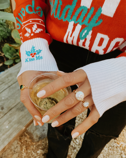 I NEED A HUGe HOLIDAY SWEATER